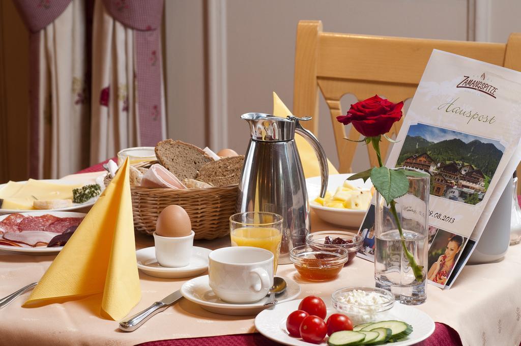 Berg-Spa & Hotel Zamangspitze Sankt Gallenkirch Kültér fotó